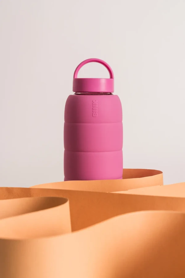 Szklana butelka do monitorowania dziennego nawodnienia Puffer Bottle - BUBBLEGUM / BINK