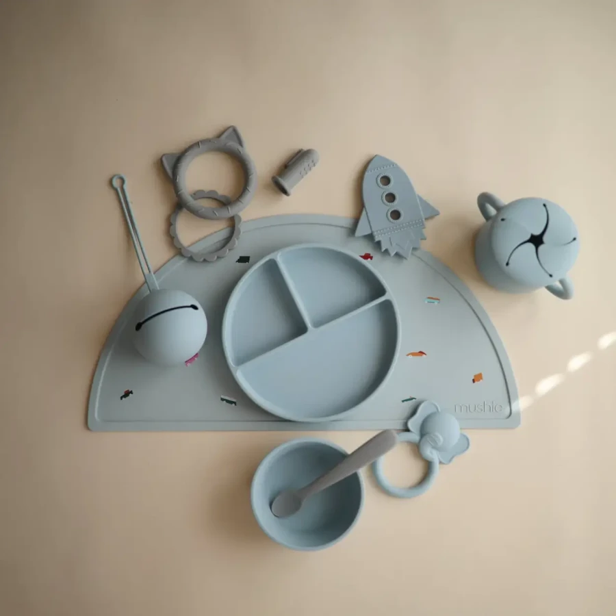Talerzyk sylikonowy z przyssawką - Powder Blue / Mushie