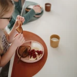 Talerzyk sylikonowy z przyssawką - Blush / Mushie