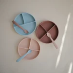 Talerzyk sylikonowy z przyssawką - Blush / Mushie