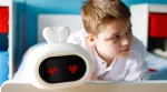 Silikonowa lampka nocna z budzikiem GIOrabbit / InnoGIO