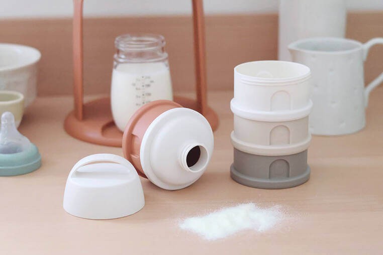 Pojemniki na mleko w proszku 4 komory cotton white - terracotta  / Beaba