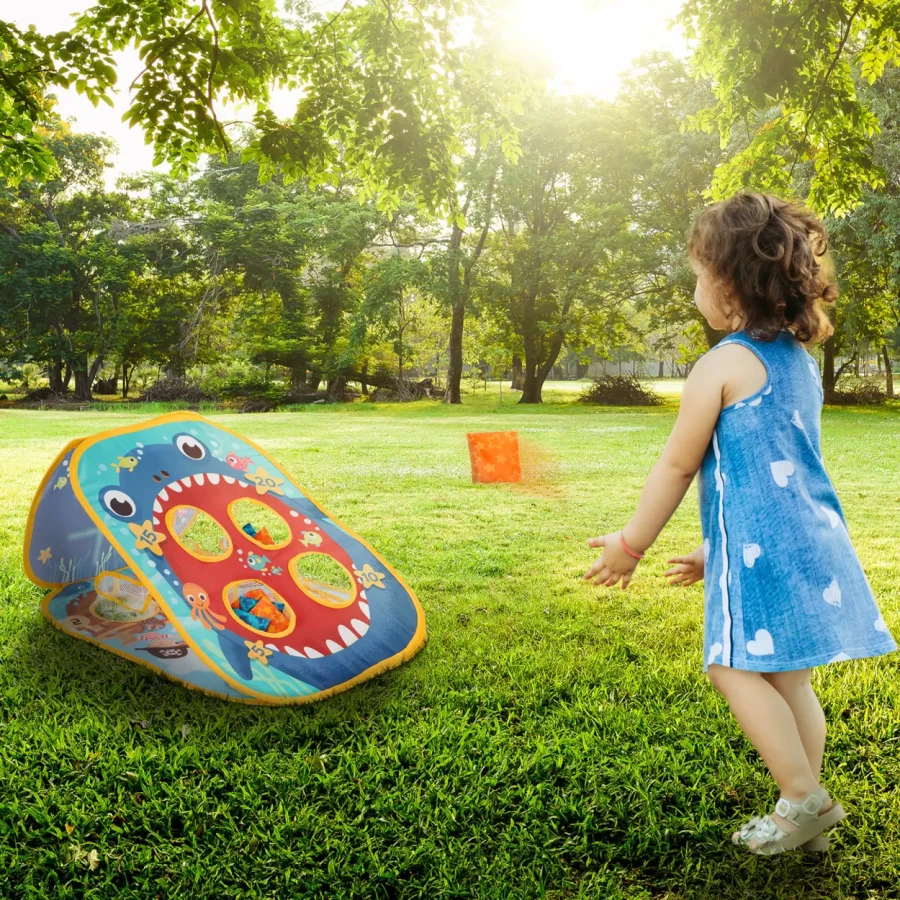 Toss ‘n’ Score – gra zręcznościowa 3w1 z woreczkami / B.Toys